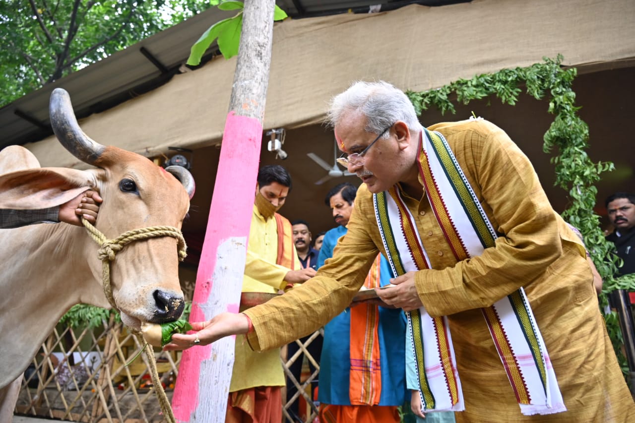 स्व सहायता समूहों को प्रोत्साहन राशि का किया वितरण