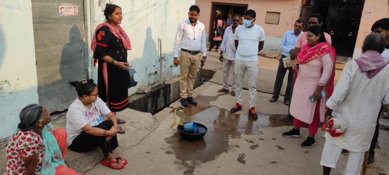 ग्राउंड लेवल पर उतरा निगम प्रशासन, महापौर नीरज पाल का फैसला व आयुक्त की मेहनत अब धरातल पर दिखने लगी…जोन आयुक्तों से कहा-गर्मी में पेयजल व सफाई व्यवस्था बेहतर बनाए… ग्राउंड लेवल पर उतरा निगम प्रशासन, महापौर नीरज पाल का फैसला व आयुक्त की मेहनत अब धरातल पर दिखने लगी…जोन आयुक्तों से कहा-गर्मी में पेयजल व सफाई व्यवस्था बेहतर बनाए…