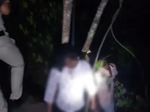 CG ब्रेकिंग: नाबालिग प्रेमी जोड़ों की पेड़ पर लटकी मिली लाश… दोनों के मुंह और नाक से बह रहा था खून… हत्या की आशंका, जांच में जुटी पुलिस