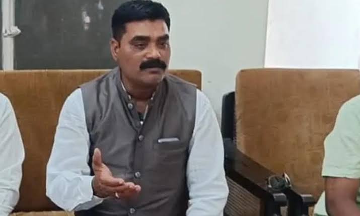 दुर्ग रेंज में नगर पंचायत अध्यक्ष समेत 6 लोग गिरफ्तार: कोर्ट के आदेश के बाद गिरफ्तारी