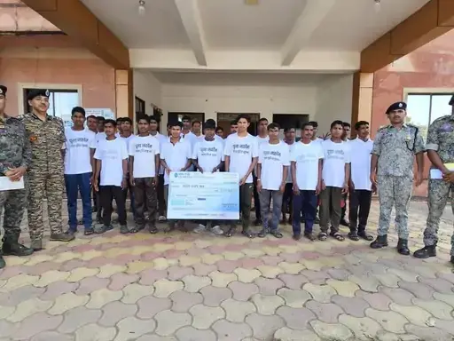 सुकमा में 29 नक्सलियों ने किया सरेंडर: मुख्यमंत्री साय बोले - हिंसा नहीं, विकास ही बस्तर का भविष्य है | Bhilai Times